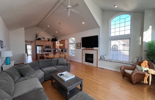 Townsend's Inlet House | Lots of amenities - Internet, TV, A/C & More. Book Today!