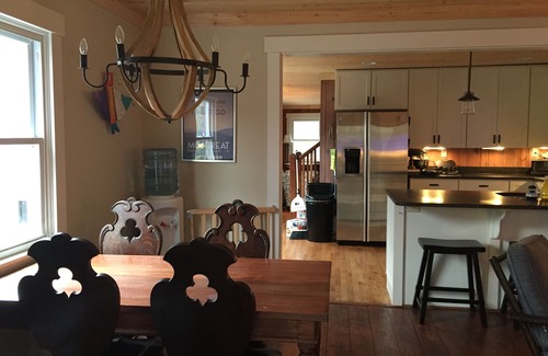 Black Mountain House | Lots of Luxuries in the Heart of Montreat - Gourmet kitchen, HVAC, WIFI, Gas FP