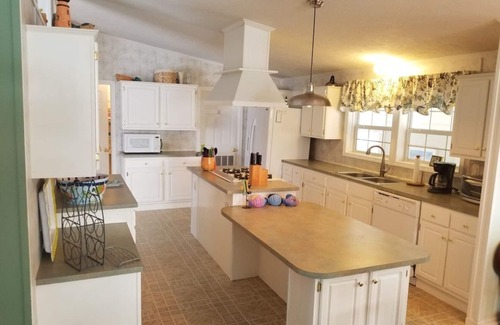 Rehoboth Beach House | Lots Of Room-Main House And Cottage With Pool (Sleeps 12)