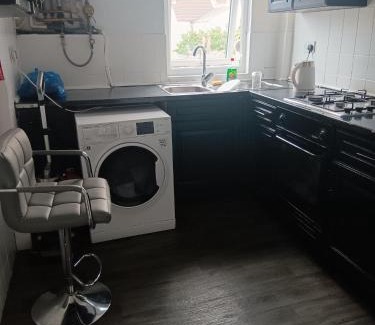 Westcliff-on-Sea House | Lotshe Homes