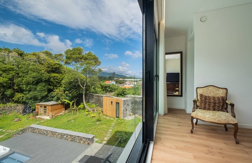 Ponta Delgada House | Lotus House - Heated Pool & Jacuzzi near the Beach