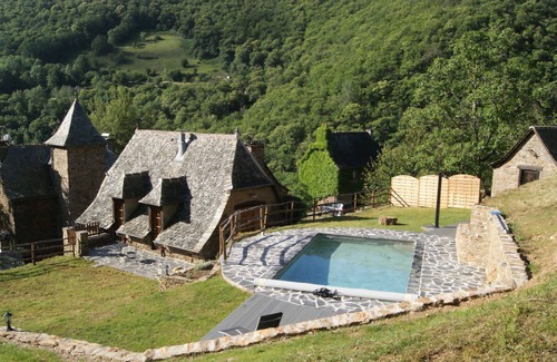 Cassaniouze House | Lou Casal Charming house located in the middle of the Regalie hamlet