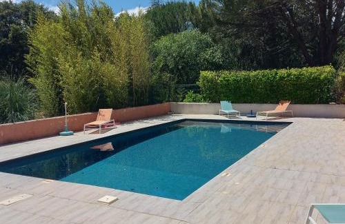 Cabrieres-d'Avignon Villa | Lou Cigalon