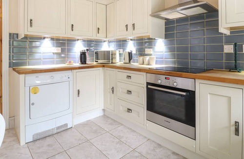 Kegworth House | LOU'S RETREAT, pet friendly, with a garden in Kegworth