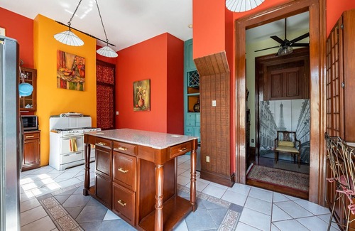 Garden District Apartment | Louis Armstrong Suite in Lower Garden District