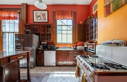 Garden District Apartment | Louis Armstrong Suite in Lower Garden District
