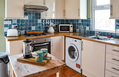 Grangetown House | Louis & Ella's Apartments for large groups!