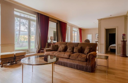 Ixelles Apartment | Louise Royal Residence