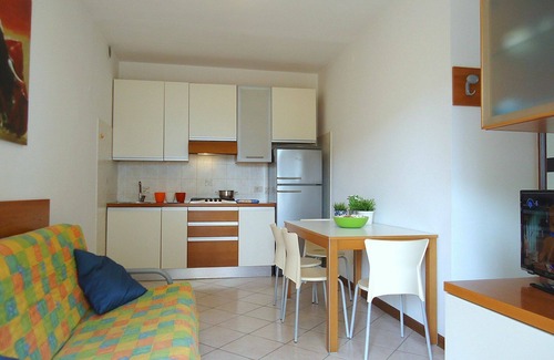 Bibione Apartment | Lovely apartment for 5 people with WIFI, A/C, TV, terrace, pets allowed and parking