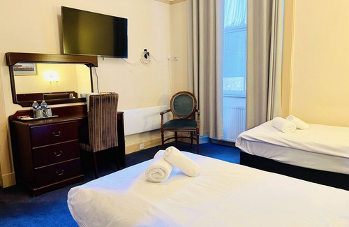 Perth Hotel | Lovat Hotel