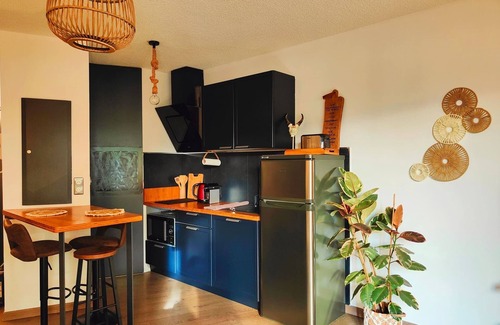 Pezenas Apartment | Love and bubbles : Private Jacuzzi π 5 min walk from the heart of town π«