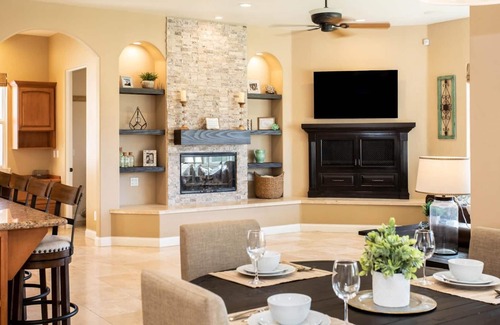 Temecula House | Love at First Syrah - Pool & spa with 2 Casitas