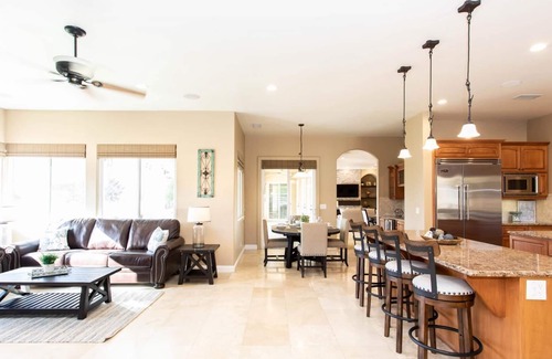 Temecula House | Love at First Syrah - Pool & spa with 2 Casitas