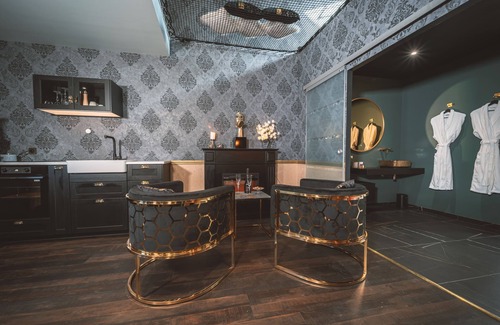 Argentre-du-Plessis Apartment | Love gite with swim spa and naughty space