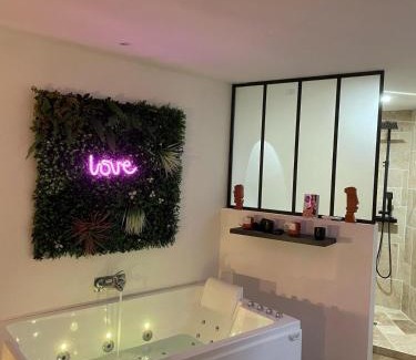 Perigueux Apartment | Love room les étoiles du désir