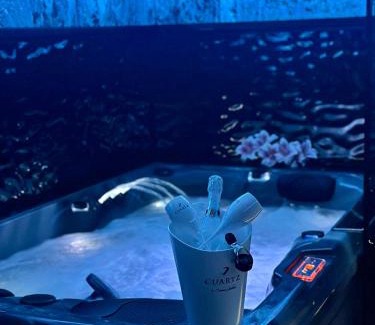 Voluntari Apartment | Love Room Secret-private jacuzzi spa & cinéma Bucuresti