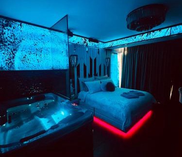 Voluntari Apartment | Love Room Secret-private jacuzzi spa & cinéma Bucuresti