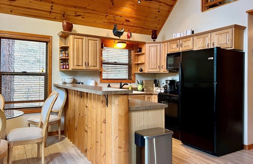 Prescott Cabin | Lovekin Cabin - Prescott Cabin Rentals