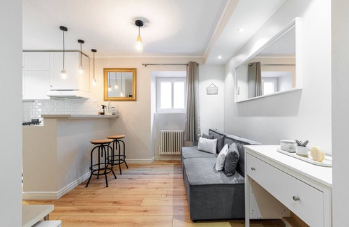 Quartier du Port Apartment | Lovely 1 Bdr in the Harbor Area