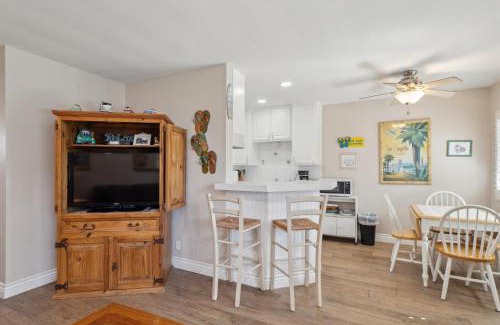Carpinteria Apartment | Lovely 1 Bed Beach Condo #128