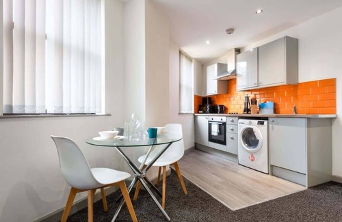 Halifax Apartment | Lovely 1 Bed Budget Flat in Central Halifax