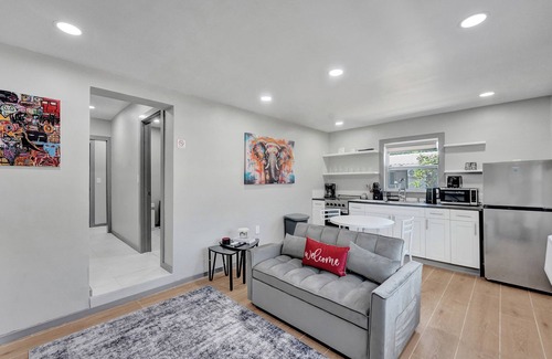 Parkside Apartment | Lovely 1-Bedroom Apt Hollywood 1/1