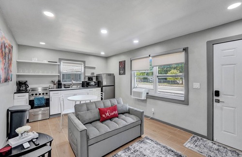 Parkside Apartment | Lovely 1-Bedroom Apt Hollywood 1/1