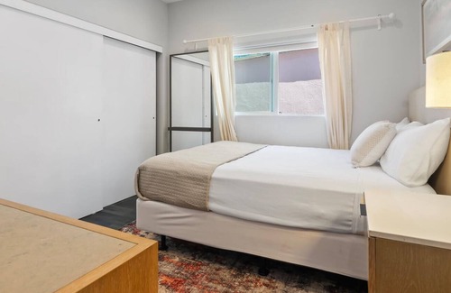 North Hollywood Cottage | Lovely 1 Bedroom House Near Universal & N. Hollywood