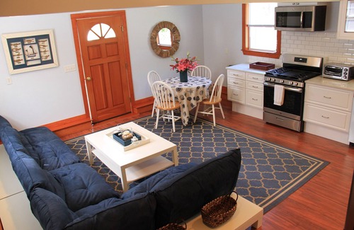 Nantucket Town Cottage | LOVELY 1BD, 1BT Studio with backyard &BBQ