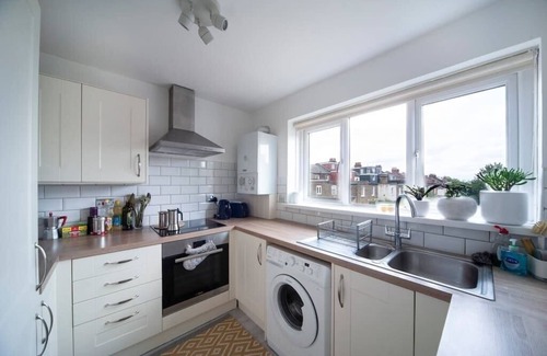 Harringay Apartment | Lovely 1Bed Flat - Green Lanes - Spacious and Quiet