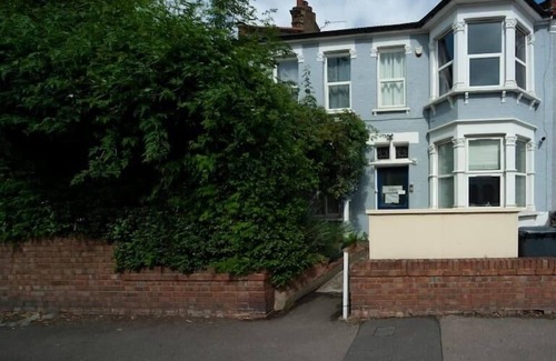 Harringay Apartment | Lovely 1Bed Flat - Green Lanes - Spacious and Quiet