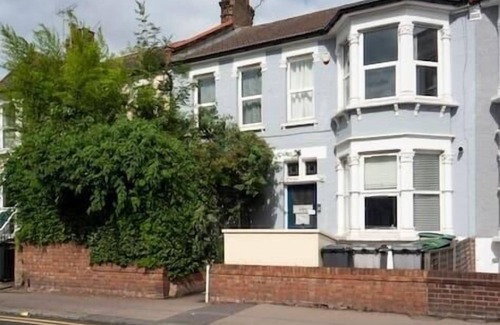 Harringay Apartment | Lovely 1Bed Flat - Green Lanes - Spacious and Quiet