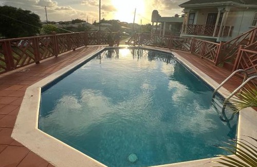 Gibbons Apartment | Lovely 1bedroom apartment with pool