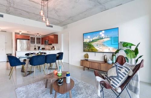 Midtown Apartment | Lovely 2/2 Condo At Midtown Miami with pool