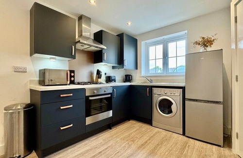 Doncaster House | Lovely 2 Bedroom Home | 3 Beds | Free Parking