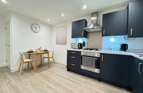 Doncaster House | Lovely 2 Bedroom Home | 3 Beds | Free Parking
