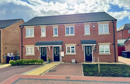Doncaster House | Lovely 2 Bedroom Home | 3 Beds | Free Parking
