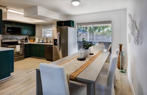 Deerfield Beach House | Lovely 2-bedroom house ambiance & comfort