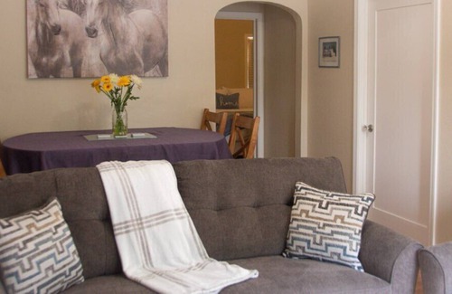 Hamilton Apartment | Lovely 2 Bedroom 2 Bath Apt 1