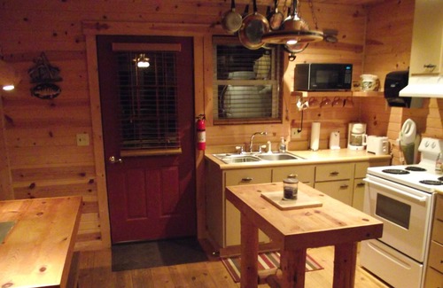 Bladensburg Cabin | Lovely 2 Bedroom Cabin At Indian Bear Lodge Resort