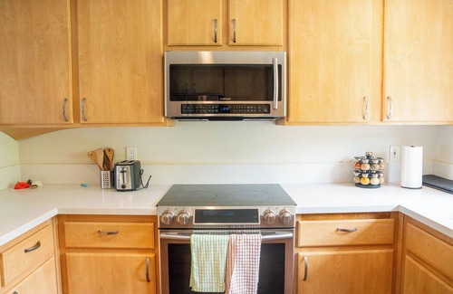 Edgemar - Pacific Manor Condo | Lovely 2-bedroom condo in beautiful Pacifica , WiFi, Garage and Ocean View