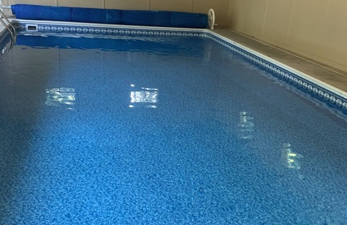Kennebunk Apartment | Lovely 2 Bedroom, Indoor Pool, Walk to Beach