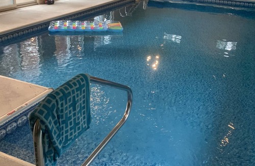 Kennebunk Apartment | Lovely 2 Bedroom, Indoor Pool, Walk to Beach