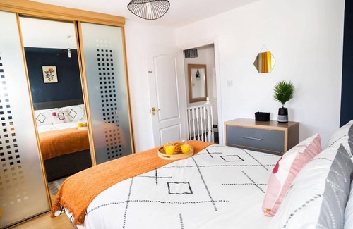 Haydock House | Lovely 2Bedroom Home in Haydock with Free Parking