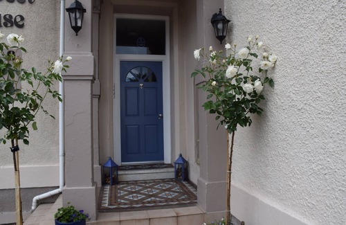 Rothesay Apartment | Lovely 3 bed apartment with a cottage feel.