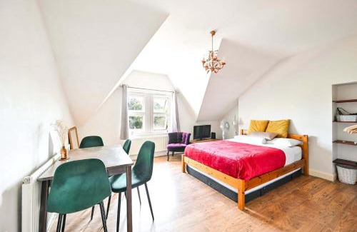 Harringay Apartment | Lovely 3 Bed for Families, Contractors, Relocation