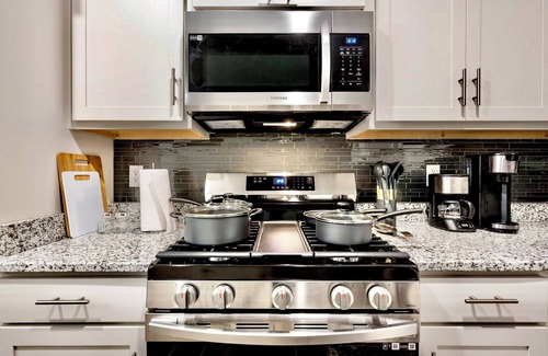 Las Cruces House | Lovely 3-bedroom 3baths house in Las Cruces with AC, WiFi. Enjoy!
