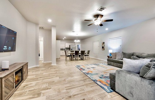 Las Cruces House | Lovely 3-bedroom 3baths house in Las Cruces with AC, WiFi. Enjoy!
