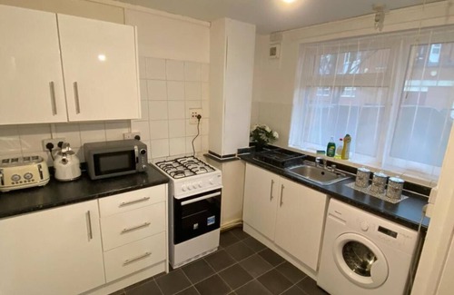 King's Park Apartment | Lovely 3 Bedroom Apartment in the Heart of Hackney