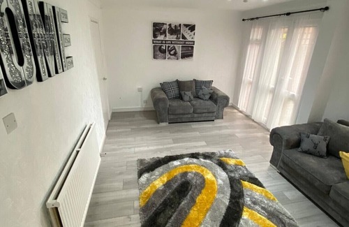 King's Park Apartment | Lovely 3 Bedroom Apartment in the Heart of Hackney